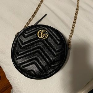 Black GG Gucci Marmont Mini round shoulder bag